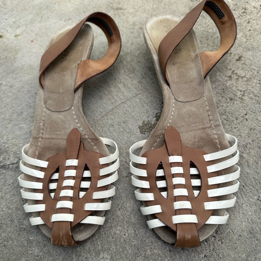 Prada kitten heels size 39.